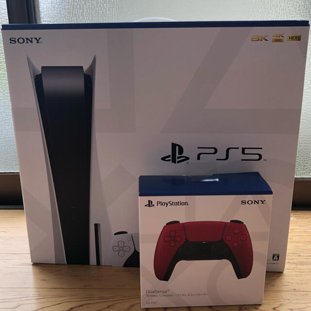 PlayStation(プレイステーション)のPlayStation5 ディスクドライブ搭載　本体　コズミックレッド　純正 エンタメ/ホビーのゲームソフト/ゲーム機本体(家庭用ゲーム機本体)の商品写真