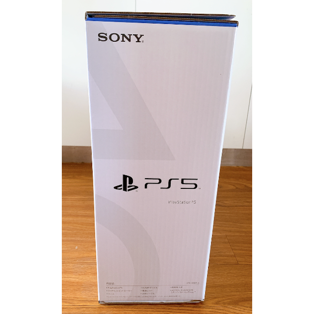 SONY(ソニー)のPS5 プレステ5 プレイステーション5 本体 新品 ディスクドライブ搭載 エンタメ/ホビーのゲームソフト/ゲーム機本体(家庭用ゲーム機本体)の商品写真