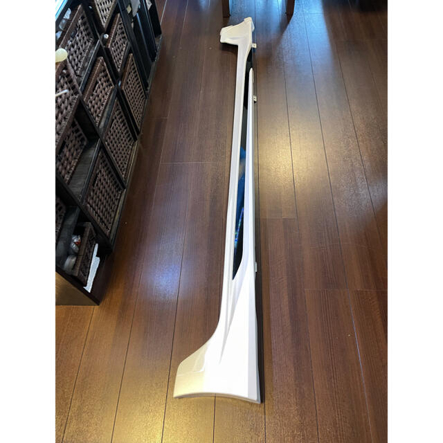 プリウスPHV 50系 モデリスタ サイドステップ右 king's様専用 玄関先迄