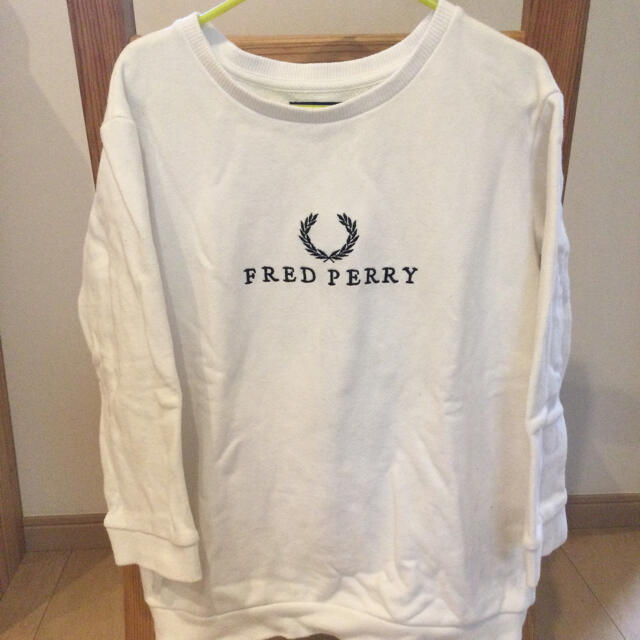 FRED PERRY(フレッドペリー)の130cm FRED PERRY フレッドペリー　キッズ　トレーナー キッズ/ベビー/マタニティのキッズ服男の子用(90cm~)(Tシャツ/カットソー)の商品写真