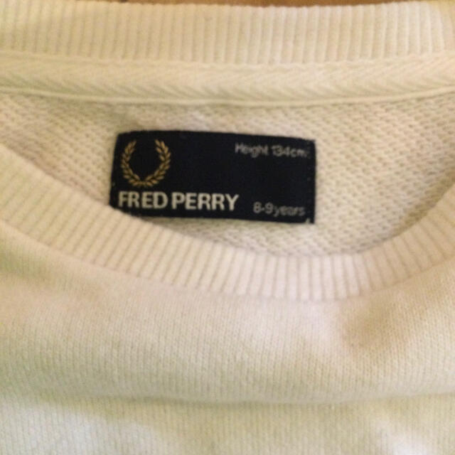 FRED PERRY(フレッドペリー)の130cm FRED PERRY フレッドペリー　キッズ　トレーナー キッズ/ベビー/マタニティのキッズ服男の子用(90cm~)(Tシャツ/カットソー)の商品写真