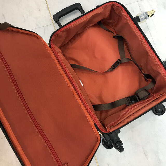 ☆未使用品☆SWANY スワニー キャリーバッグ クロコ型押し 黒の通販 by
