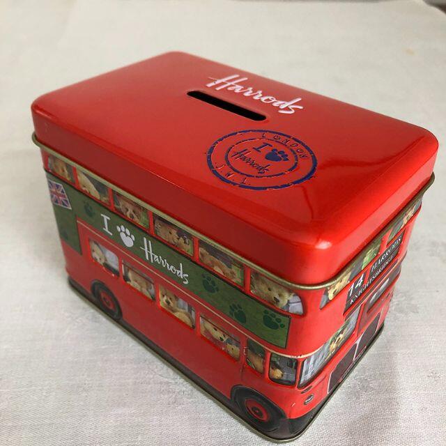 Harrods(ハロッズ)のハロッズ　チョコ缶　ロンドンバス　貯金箱 　Harrods　LondonBus エンタメ/ホビーのコレクション(ノベルティグッズ)の商品写真