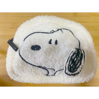 スヌーピー(SNOOPY)のスヌーピー　SNOOPY ポーチ　新品未使用　フワフワポーチ(ポーチ)