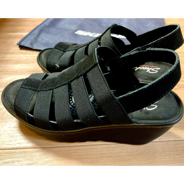 SKECHERS(スケッチャーズ)のぺこ様専用　SKECHERS  サンダル　ほぼ新品！ レディースの靴/シューズ(サンダル)の商品写真