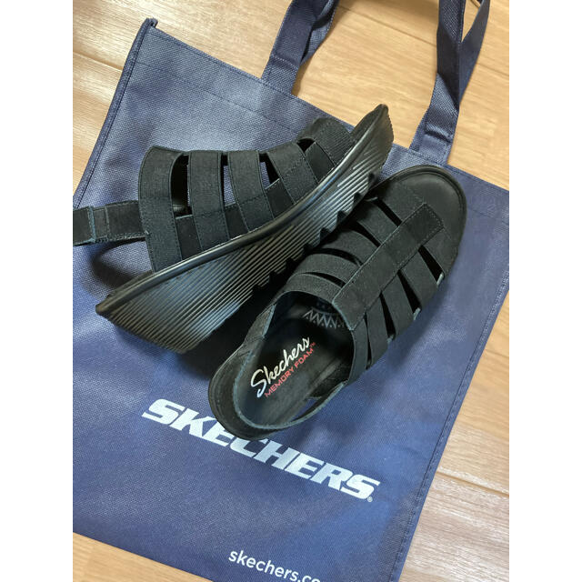 SKECHERS(スケッチャーズ)のぺこ様専用　SKECHERS  サンダル　ほぼ新品！ レディースの靴/シューズ(サンダル)の商品写真