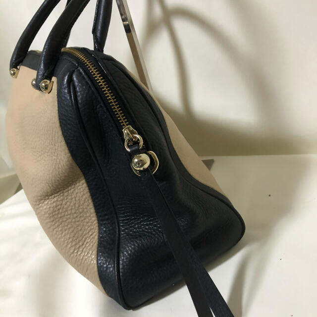 kate spade new york(ケイトスペードニューヨーク)のkate spade ハンドバッグ ベージュ ブラック バイカラー 黒 レディースのバッグ(ハンドバッグ)の商品写真