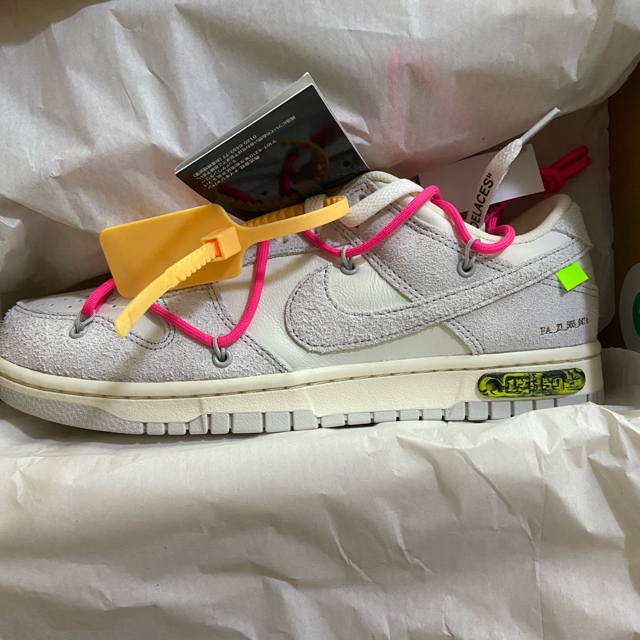 ナイキ　ダンク　ロー　オフホワイトNIKE DUNK LOW off-white