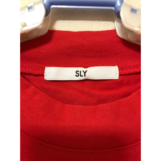 SLY(スライ)のSLY ビックシルエットTシャツ Fサイズ　未使用品 レディースのトップス(Tシャツ(半袖/袖なし))の商品写真