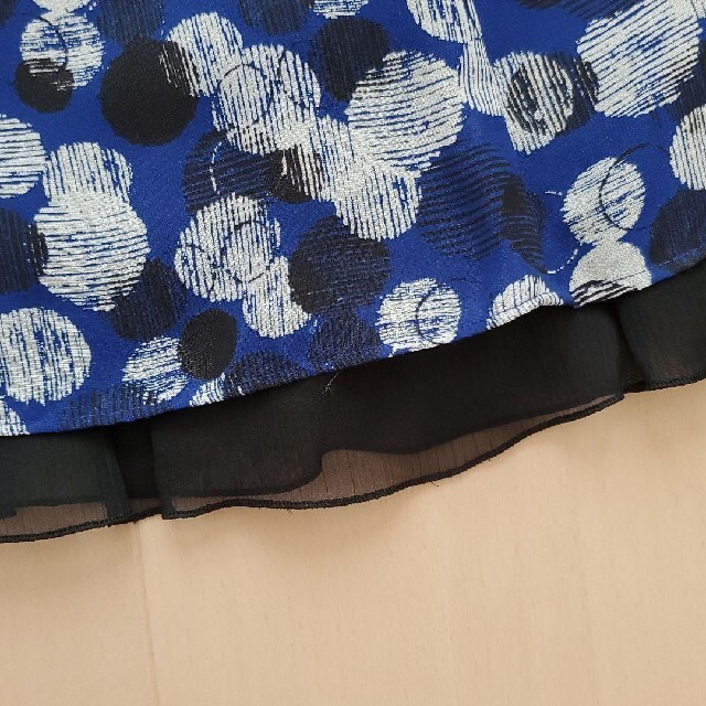 MICHEL KLEIN(ミッシェルクラン)のミッシェルクラン　日本製   膝丈スカート　柄スカート　水玉　ドット　36 レディースのスカート(ひざ丈スカート)の商品写真