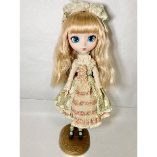低反発 腰用 プーリップ クラシカルホワイトラビット ティフォナ