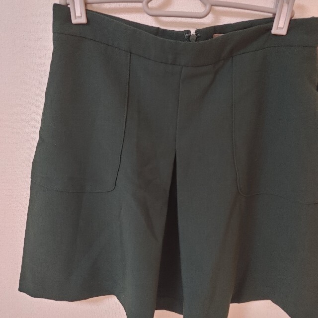 FOREVER 21(フォーエバートゥエンティーワン)のスカート　モスグリーン レディースのスカート(ひざ丈スカート)の商品写真