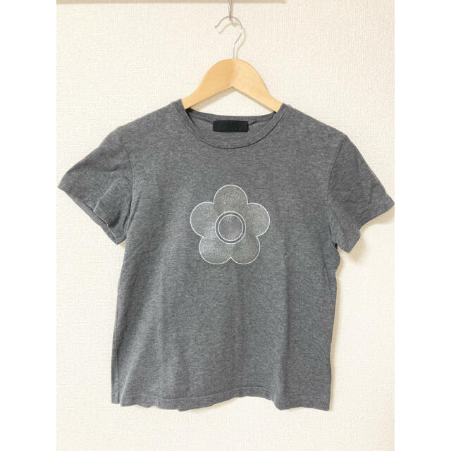MARY QUANT(マリークワント)のマリークワント Tシャツ グレー シンプル レディースのトップス(Tシャツ(半袖/袖なし))の商品写真