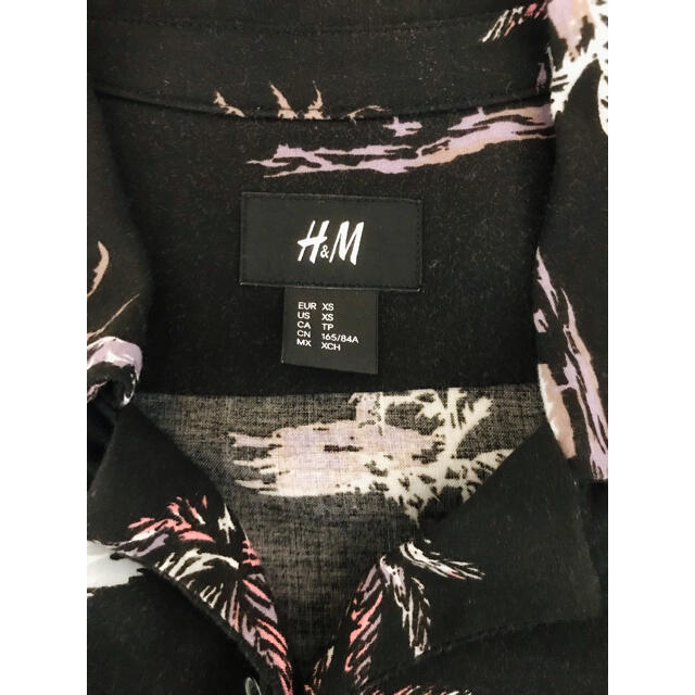 H&M(エイチアンドエム)のH&M【南国柄シャツ】 メンズのトップス(シャツ)の商品写真