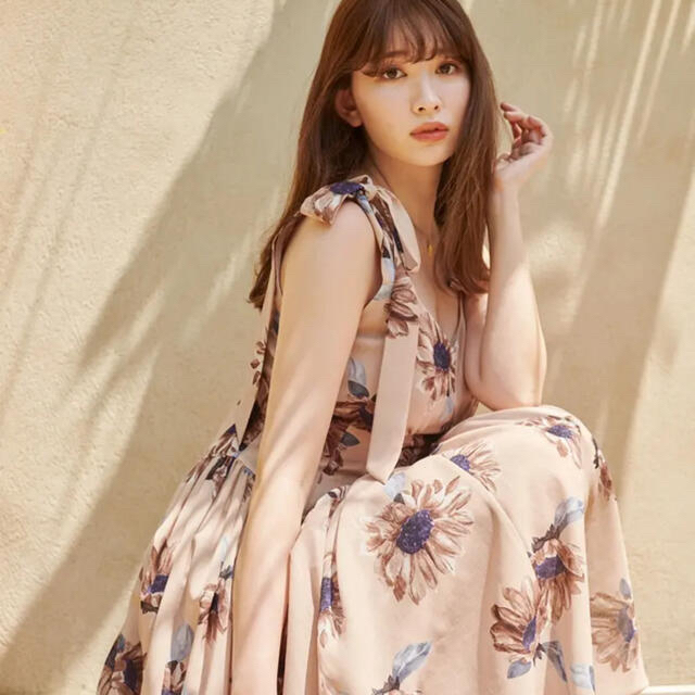 her lip to  Sunflower-printed Midi Dressワンピース