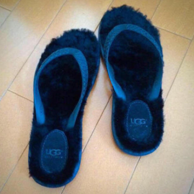 UGG(アグ)のUGG フラッフィ   専用✨ レディースの靴/シューズ(サンダル)の商品写真