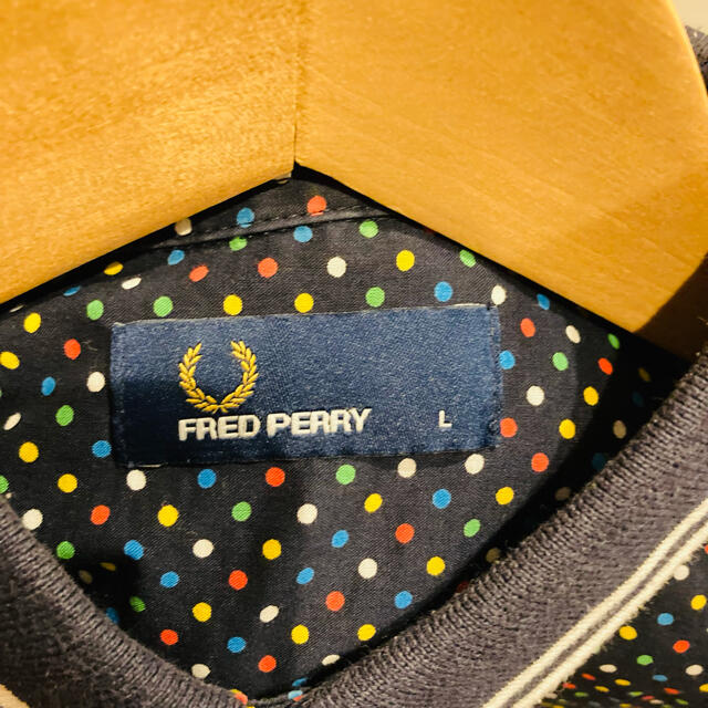 FRED PERRY(フレッドペリー)の【レア】フレッドペリー 七分丈シャツ　L ワンポイントロゴ ユニセックス　水玉 メンズのトップス(Tシャツ/カットソー(七分/長袖))の商品写真