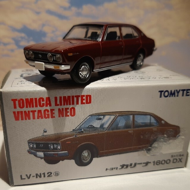 TOMMY(トミー)のトミカリミテッドヴィンテージネオ　カリーナ エンタメ/ホビーのおもちゃ/ぬいぐるみ(ミニカー)の商品写真