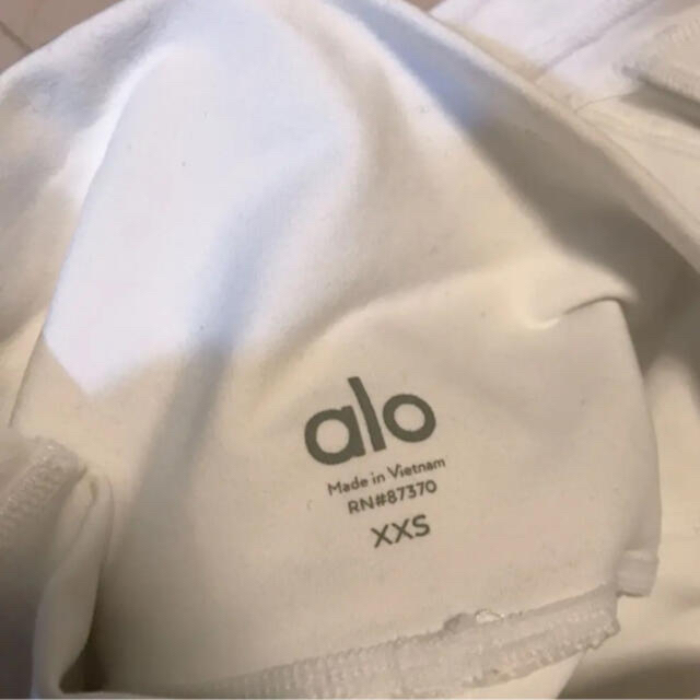 lululemon(ルルレモン)の最終お値下げ✨ALO YOGA レギンス♫ スポーツ/アウトドアのトレーニング/エクササイズ(ヨガ)の商品写真