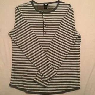 エイチアンドエム(H&M)の【美品】H&M ボーダーヘンリーネックTシャツ　カットソー　メンズL(Tシャツ/カットソー(七分/長袖))