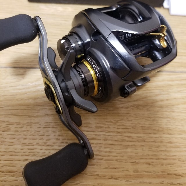 DAIWA(ダイワ)のダイワ　スティーズ SV TW 1016SV-H 新品未使用 スポーツ/アウトドアのフィッシング(リール)の商品写真