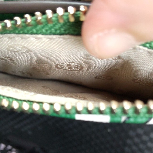 Tory Burch(トリーバーチ)の本日最終 Tory Burch新品未使用折り財布 レディースのファッション小物(財布)の商品写真