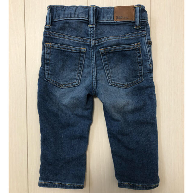 babyGAP(ベビーギャップ)の【a1012様専用】ベビーギャップ デニムパンツ、セーター 2点セット キッズ/ベビー/マタニティのベビー服(~85cm)(パンツ)の商品写真