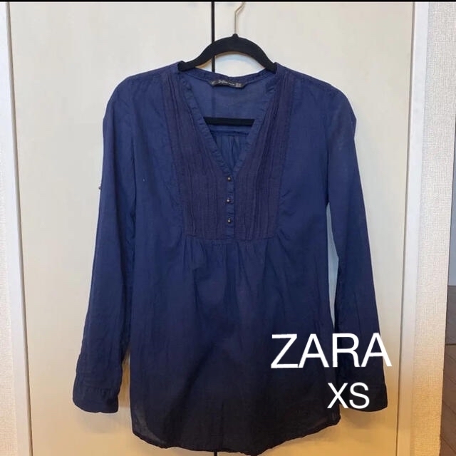 ZARA(ザラ)のZARA ザラ ブラウス　ネイビー　XS レディースのトップス(シャツ/ブラウス(長袖/七分))の商品写真