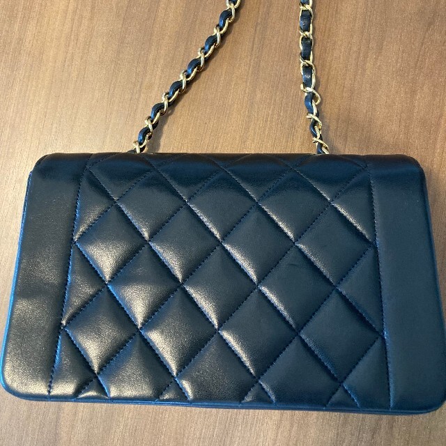 CHANEL　ダイアナ　マトラッセ　ショルダーバッグ美品