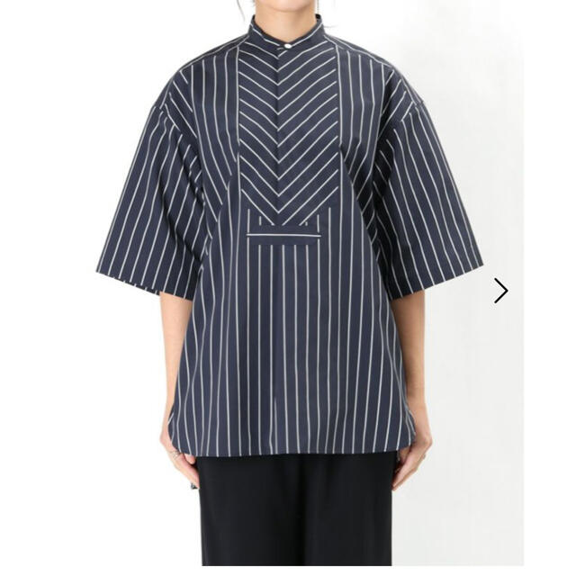 HYKE(ハイク)の【HYKE（ハイク）】STRIPED FISHERMAN SHIRT レディースのトップス(シャツ/ブラウス(半袖/袖なし))の商品写真