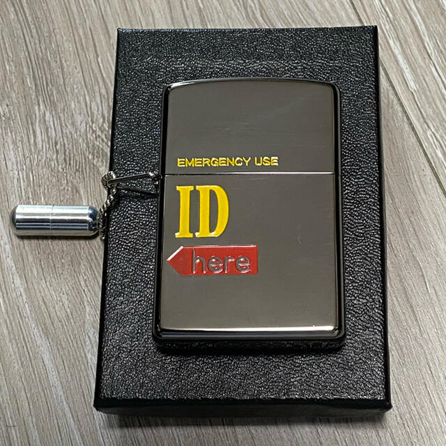 ZIPPO(ジッポー)のzippo IDカプセル付き（2005年製造） メンズのファッション小物(タバコグッズ)の商品写真