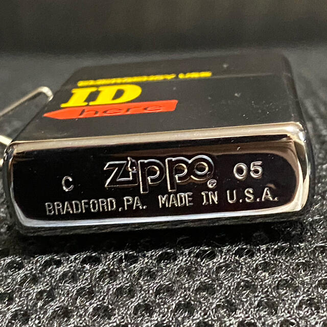 ZIPPO(ジッポー)のzippo IDカプセル付き（2005年製造） メンズのファッション小物(タバコグッズ)の商品写真