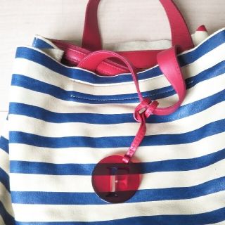 フルラ(Furla)のフルラ レザー トリコロールカラーのトートバッグ(ハンドバッグ)