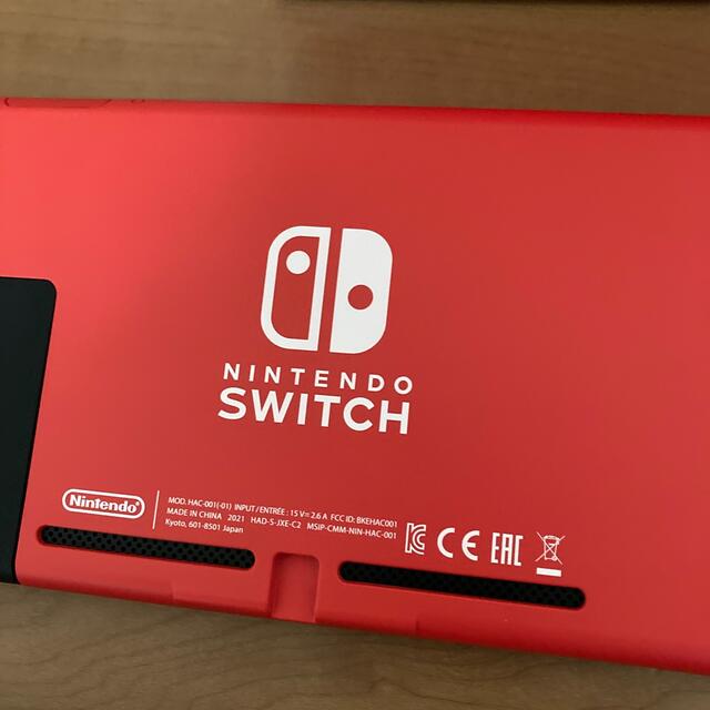 Nintendo Switch(ニンテンドースイッチ)のNintendo Switch マリオ レッド×ブルー 本体セット 中古動作品 エンタメ/ホビーのゲームソフト/ゲーム機本体(携帯用ゲーム機本体)の商品写真