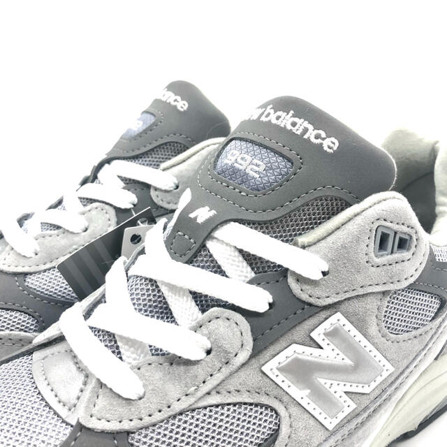 New Balance(ニューバランス)の【新品箱付き！】ニューバランス M992GR 28cm D グレー メンズの靴/シューズ(スニーカー)の商品写真