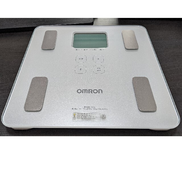 OMRON(オムロン)のオムロン  体重体組成計  HBF-227T-SW スマホ/家電/カメラの美容/健康(体重計/体脂肪計)の商品写真