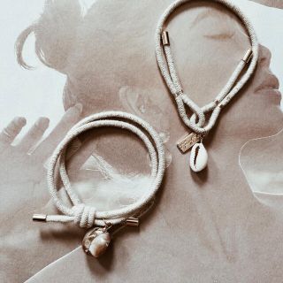 2way shell bracelet ヘアゴム(ヘアアクセサリー)