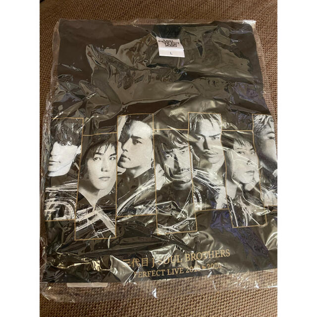 三代目 J Soul Brothers(サンダイメジェイソウルブラザーズ)の三代目 フォトTシャツ Lサイズ 新品 未開封 エンタメ/ホビーのタレントグッズ(ミュージシャン)の商品写真