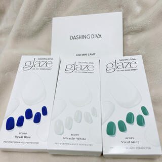 【新品未開封】DASHING DIVA glaze ジェルネイル シール　セット コスメ/美容のネイル(つけ爪/ネイルチップ)の商品写真