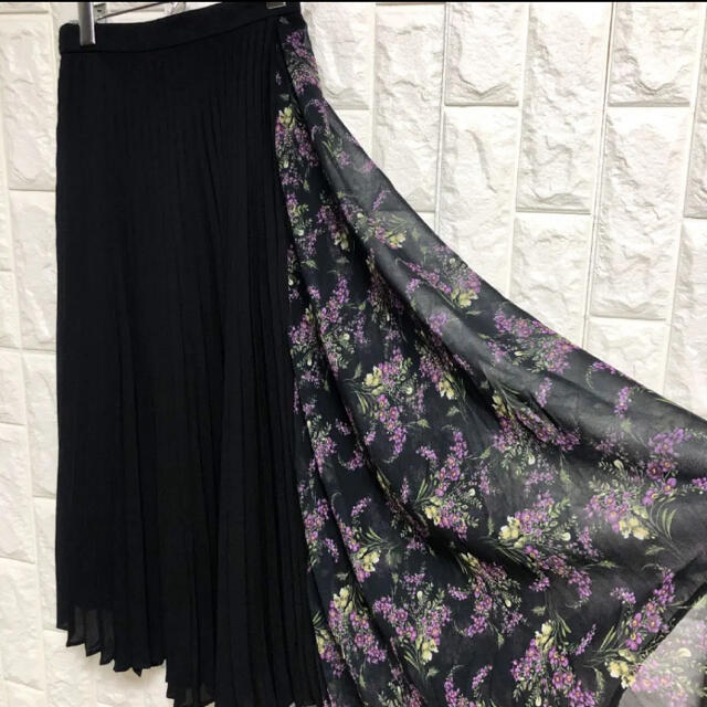Ameri VINTAGE(アメリヴィンテージ)のAMERI プリーツスカート　黒　美品 レディースのスカート(ロングスカート)の商品写真