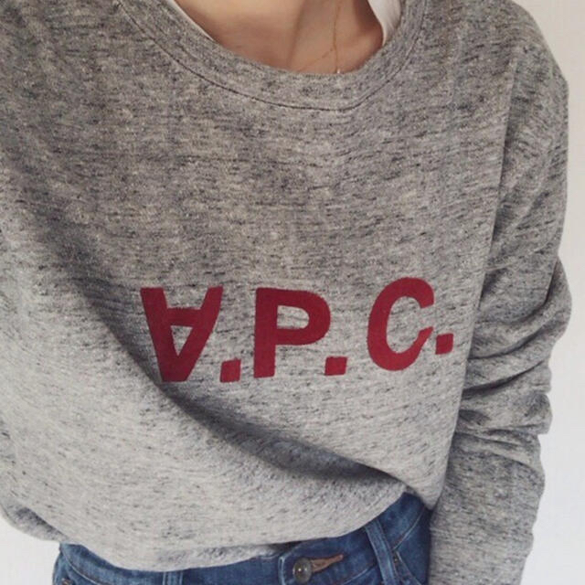 A.P.C アーペーセー　トップス　トレーナー　プリントロゴ　アメリカ購入