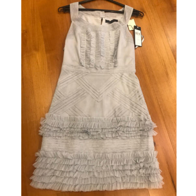 新品タグ付　BCBG maxazria パールグレー　水色　ドレス　サイズ2ミニワンピース