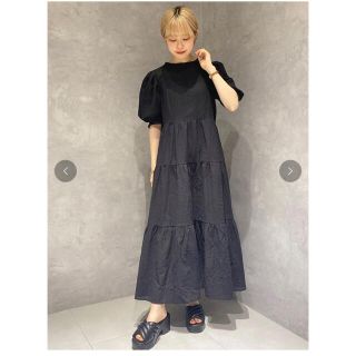 ダブルクローゼット(w closet)の後ろリボンティアードワンピース(ロングワンピース/マキシワンピース)