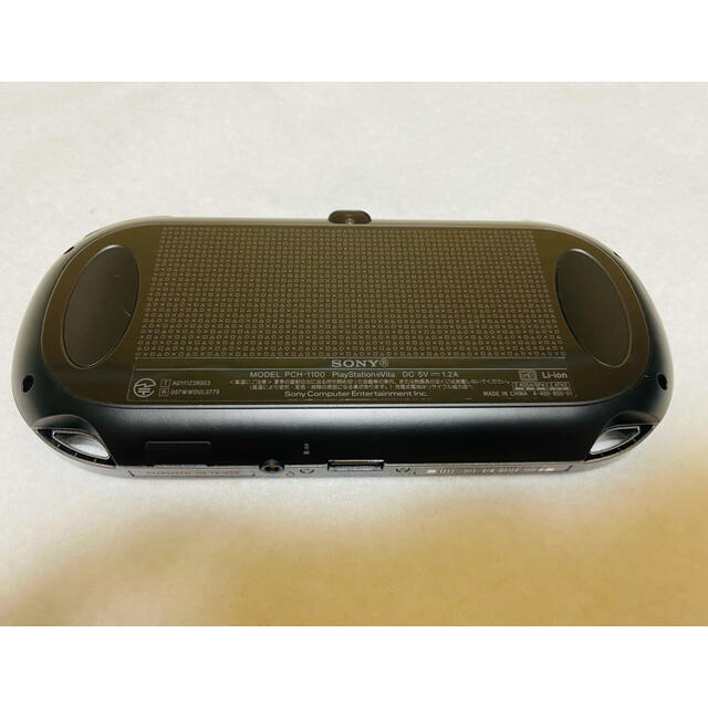 PlayStation Vita(プレイステーションヴィータ)のPS Vita PCH-1100 クリスタルブラック 動作確認済み  エンタメ/ホビーのゲームソフト/ゲーム機本体(家庭用ゲーム機本体)の商品写真