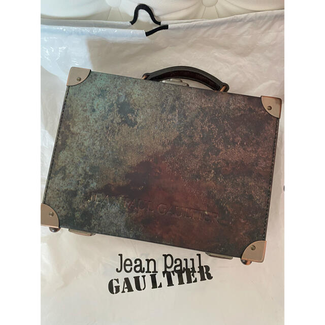 Jean-Paul GAULTIER(ジャンポールゴルチエ)の美品　早いもの勝ち！ジャンポール・ゴルチェ　Vサイバー　トランク　BOX レディースのバッグ(ハンドバッグ)の商品写真