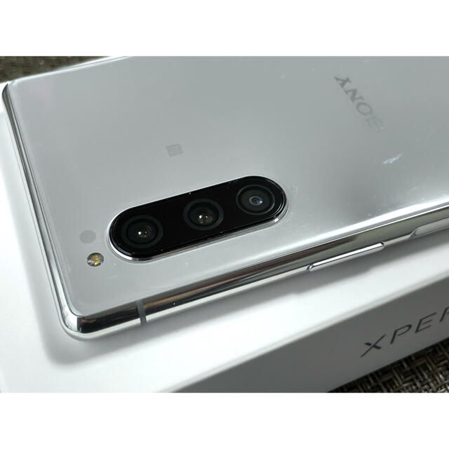 SONY(ソニー)のXPERIA５ ソニーストア SIMフリー グレー 美品 スマホ/家電/カメラのスマートフォン/携帯電話(スマートフォン本体)の商品写真