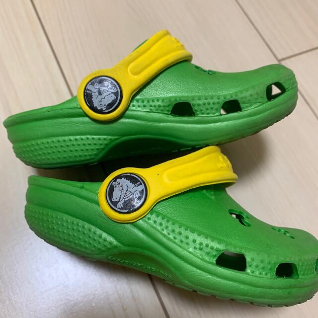 crocs(クロックス)の可愛い！crocs ミッキー型抜きサンダル　13cm キッズ/ベビー/マタニティのベビー靴/シューズ(~14cm)(サンダル)の商品写真