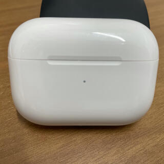 アップル(Apple)のAirPods Pro 充電ケース(ストラップ/イヤホンジャック)