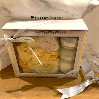 フランフラン(Francfranc)のFrancfranc マカロンフィズ&ペタル【新品】(入浴剤/バスソルト)
