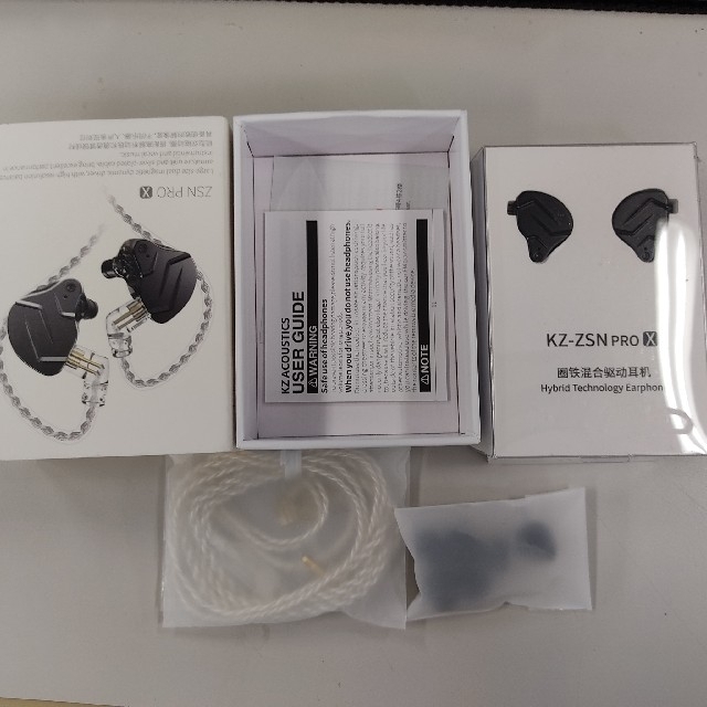 KZ ZSN PRO X ＋ Bluetoothケーブル　セット スマホ/家電/カメラのオーディオ機器(ヘッドフォン/イヤフォン)の商品写真